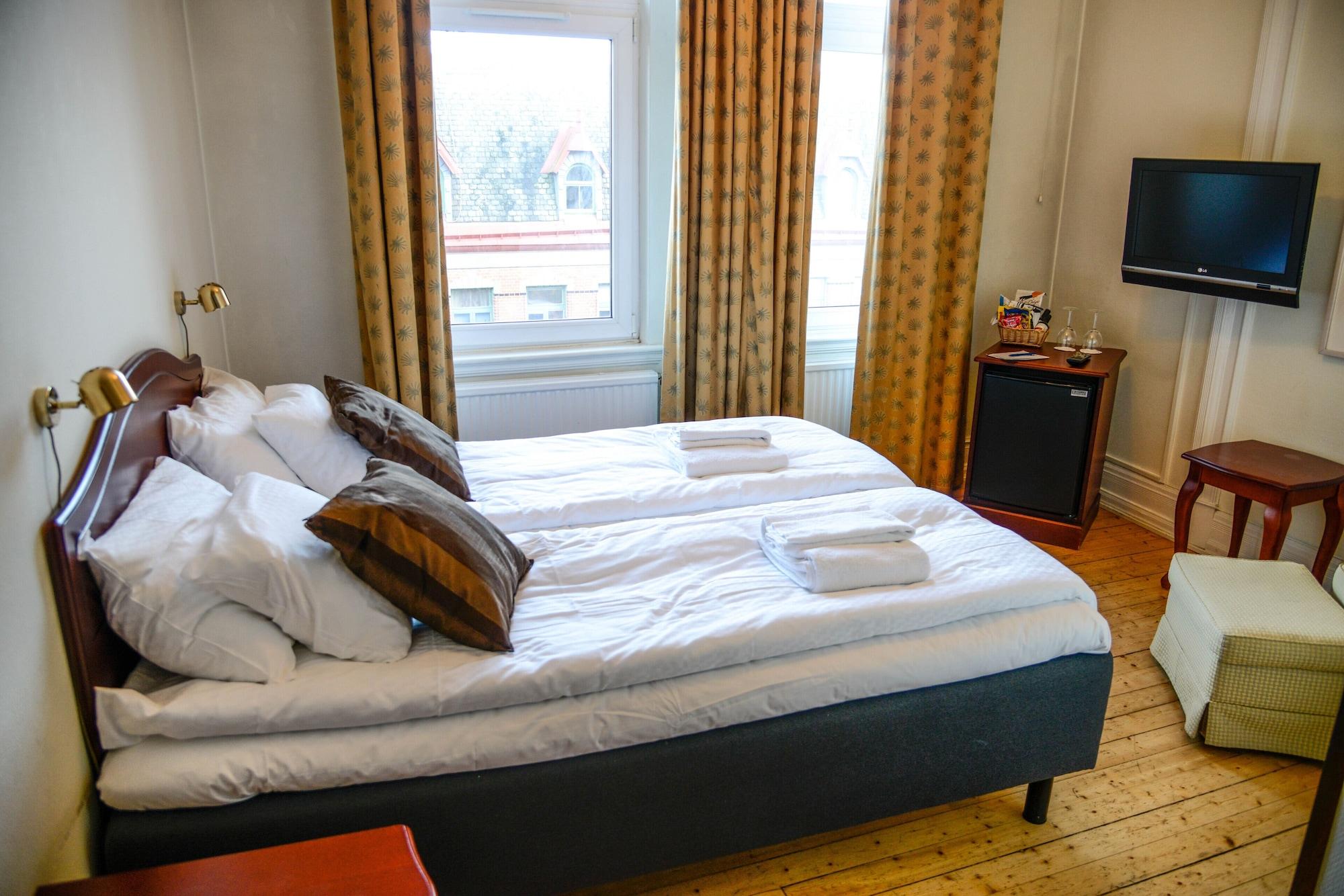 Hotel Continental Relax & Spa ฮาล์มสตัด ภายนอก รูปภาพ